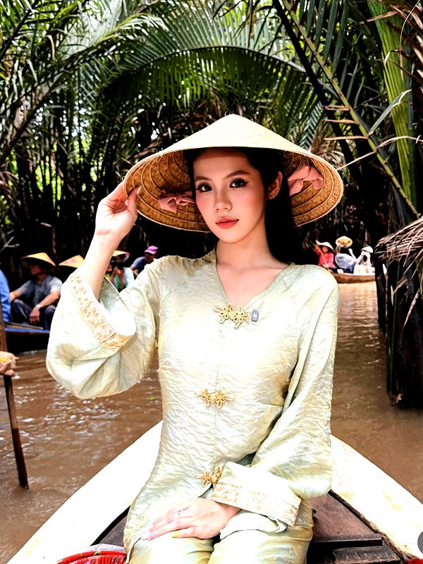 lyhythuedoxinh instagram image archive image
