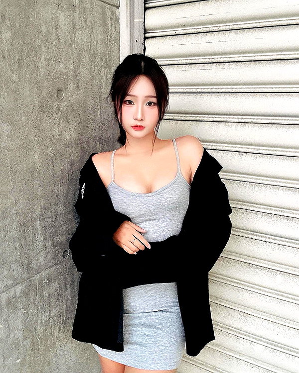 lai_931201 instagram image archive image
