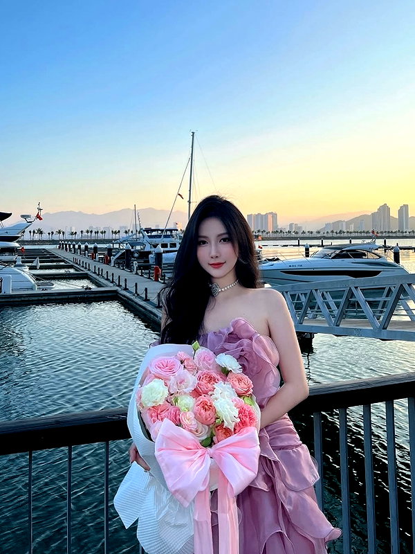 lyhythuedoxinh instagram image archive image