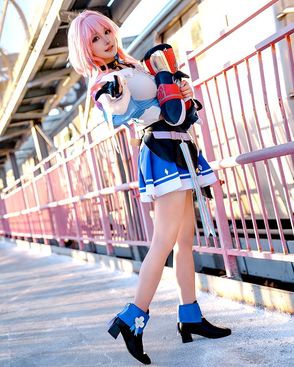 miee_cos instagram image archive image