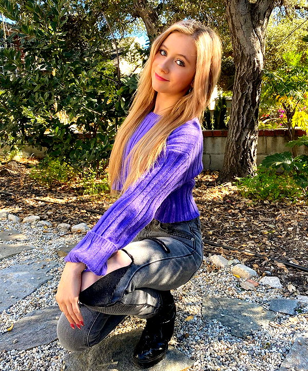 ellianawalmsley instagram image archive image