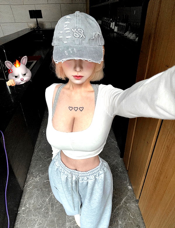 _.153qq instagram image archive image