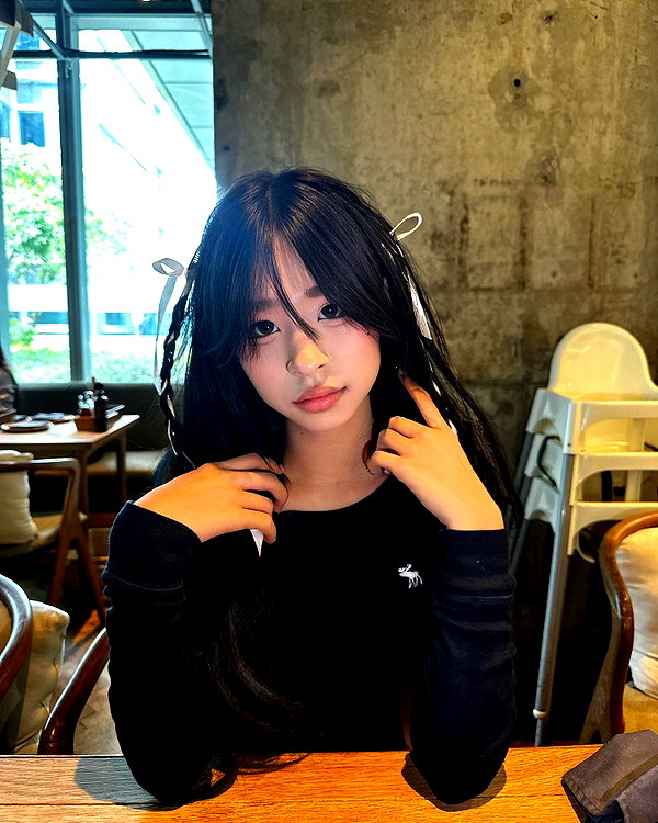 princessamelia_official instagram image archive image