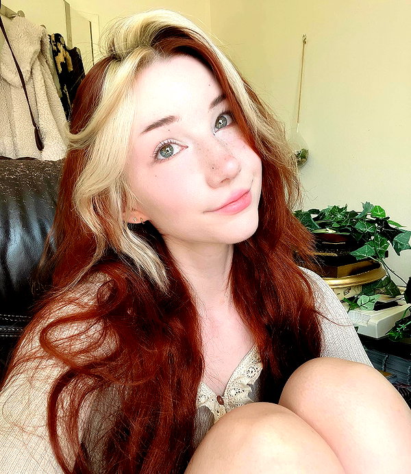 danielle.mercedie instagram image archive image