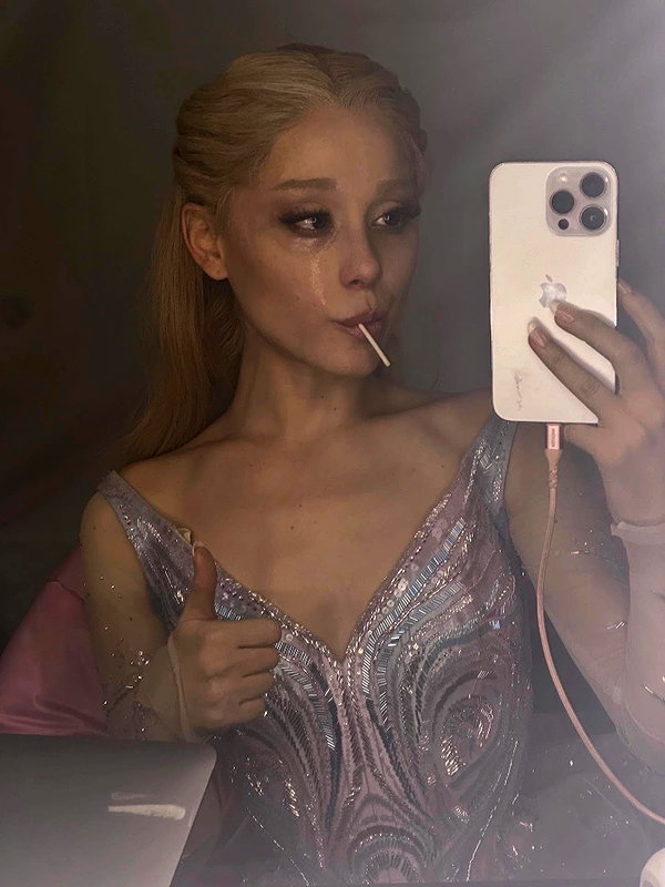 arianagrande instagram image archive image