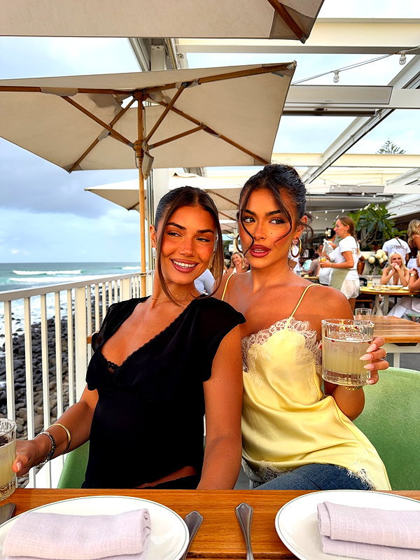 oliviaphillipps instagram image archive image