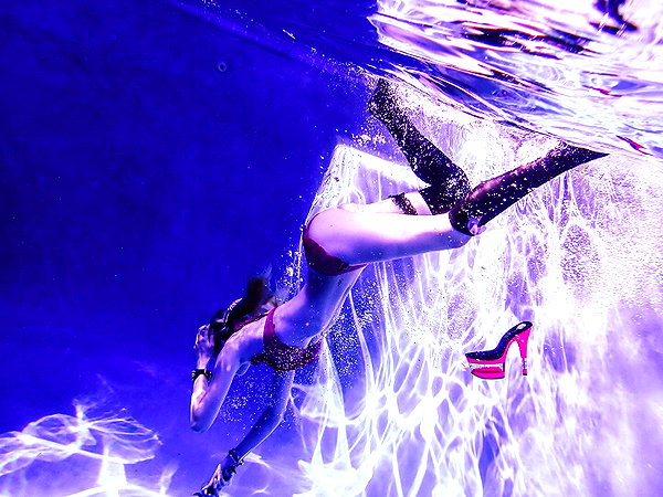 ch111oe instagram image archive image
