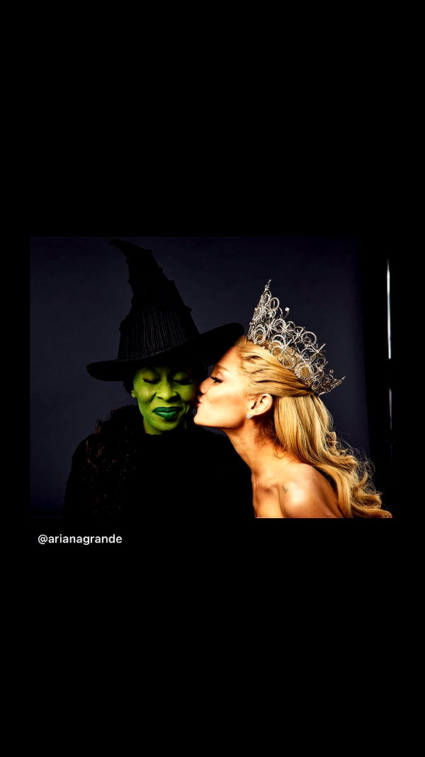 arianagrande instagram image archive image