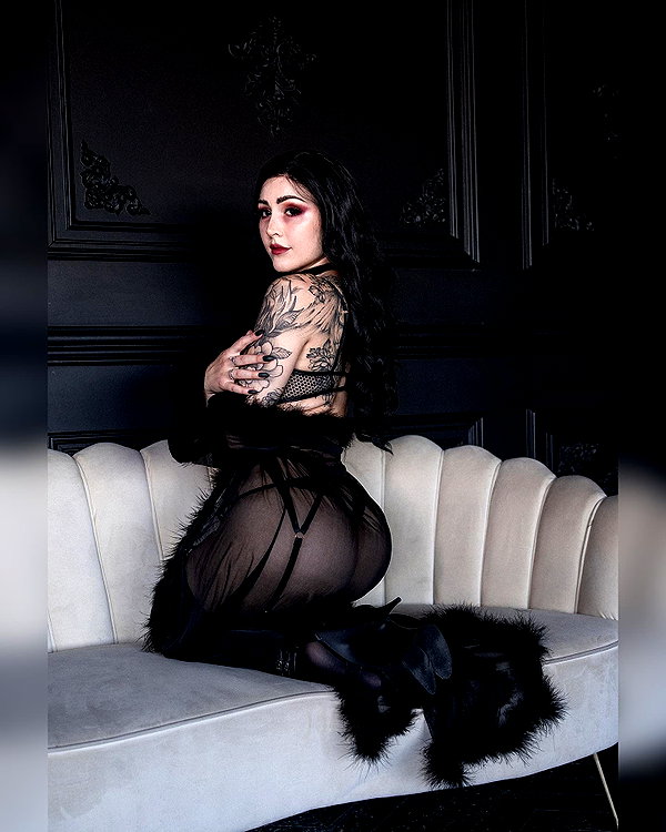 luxlo.xo instagram image archive image