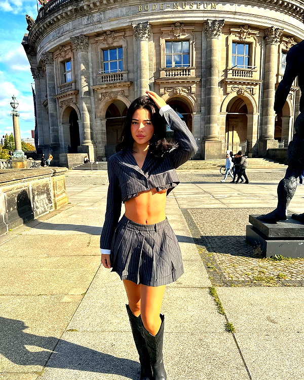 vanessa.rhd instagram image archive image