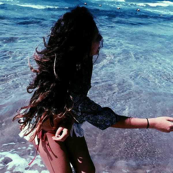 romi_henenson instagram image archive image