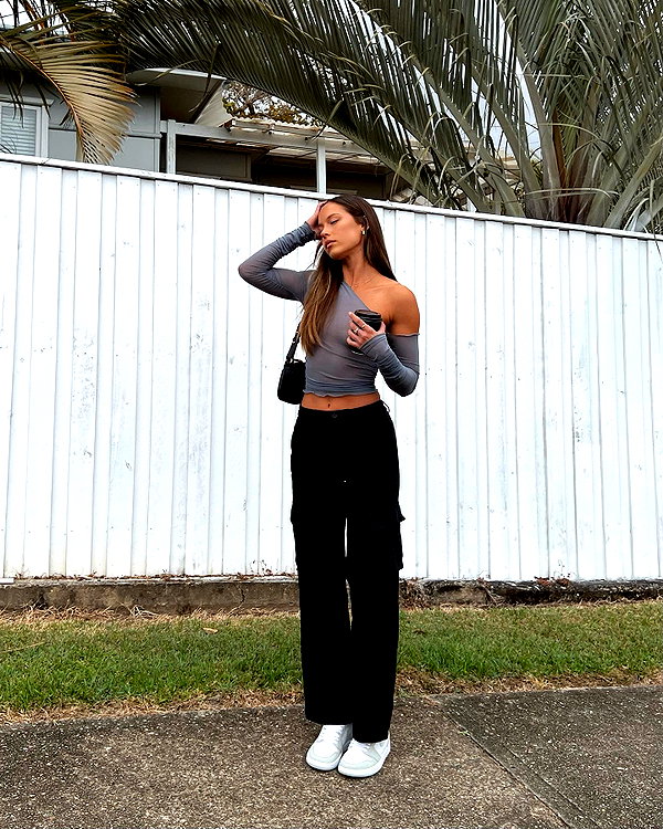 olivia.mathers instagram image archive image