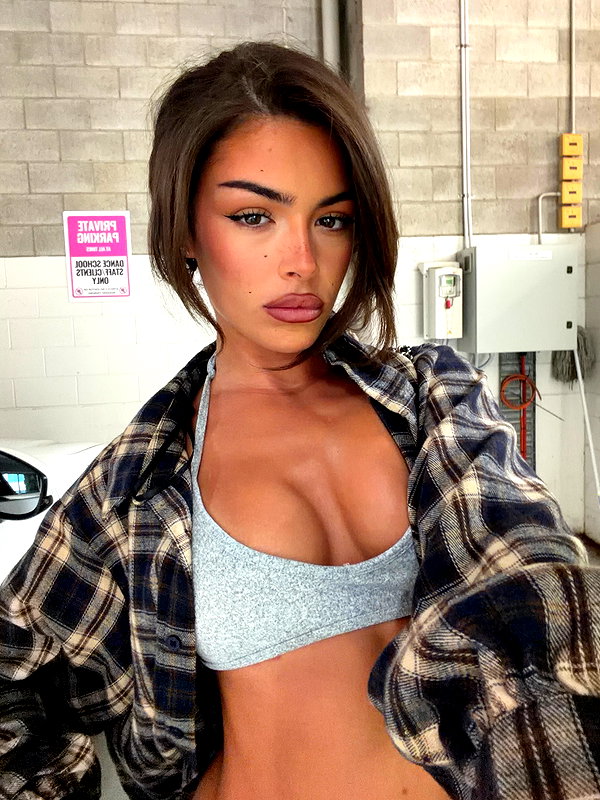 oliviaphillipps instagram image archive image