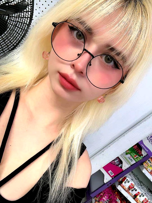 luly1980s instagram image archive image