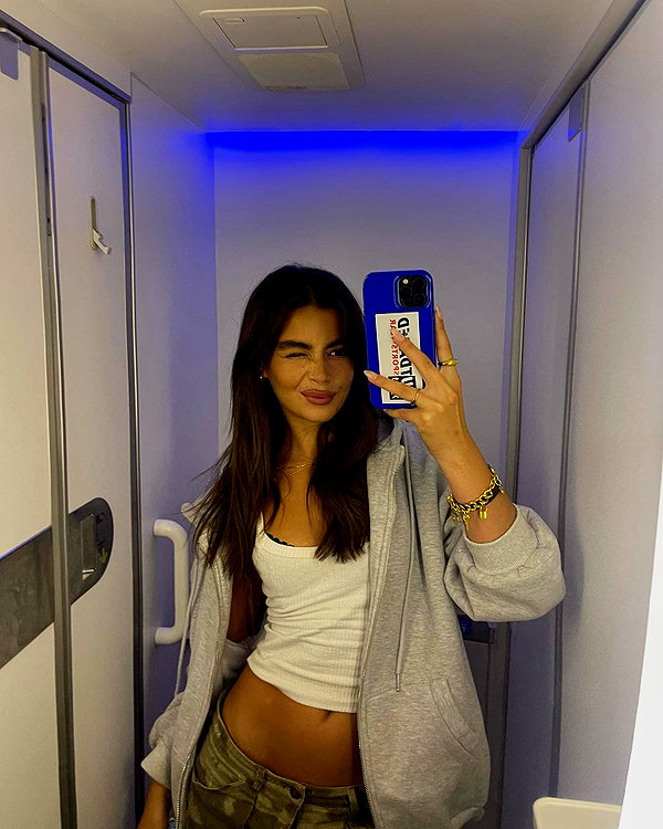 oliviaphillipps instagram image archive image