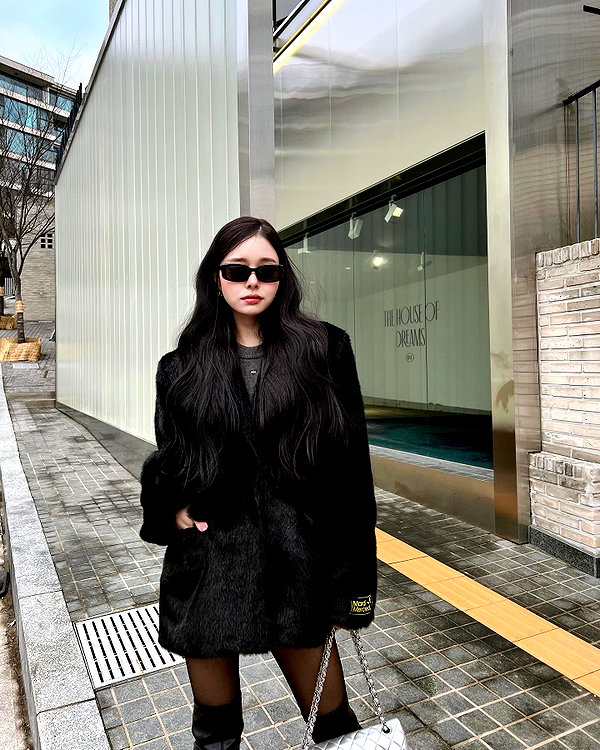 dear.zia instagram image archive image