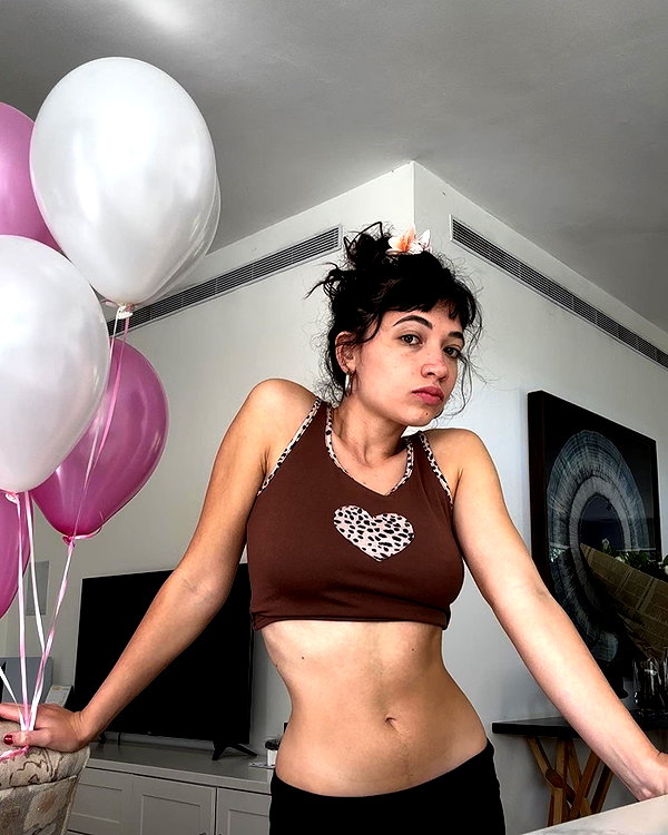 romi_henenson instagram image archive image