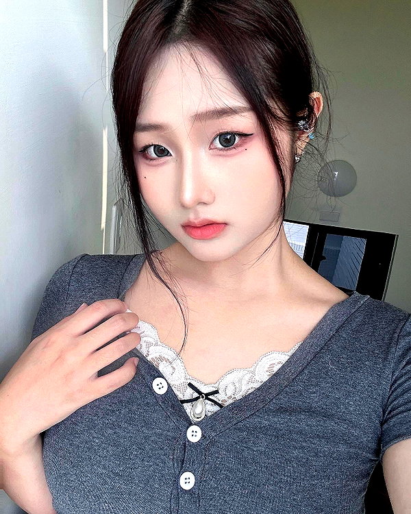 lai_931201 instagram image archive image