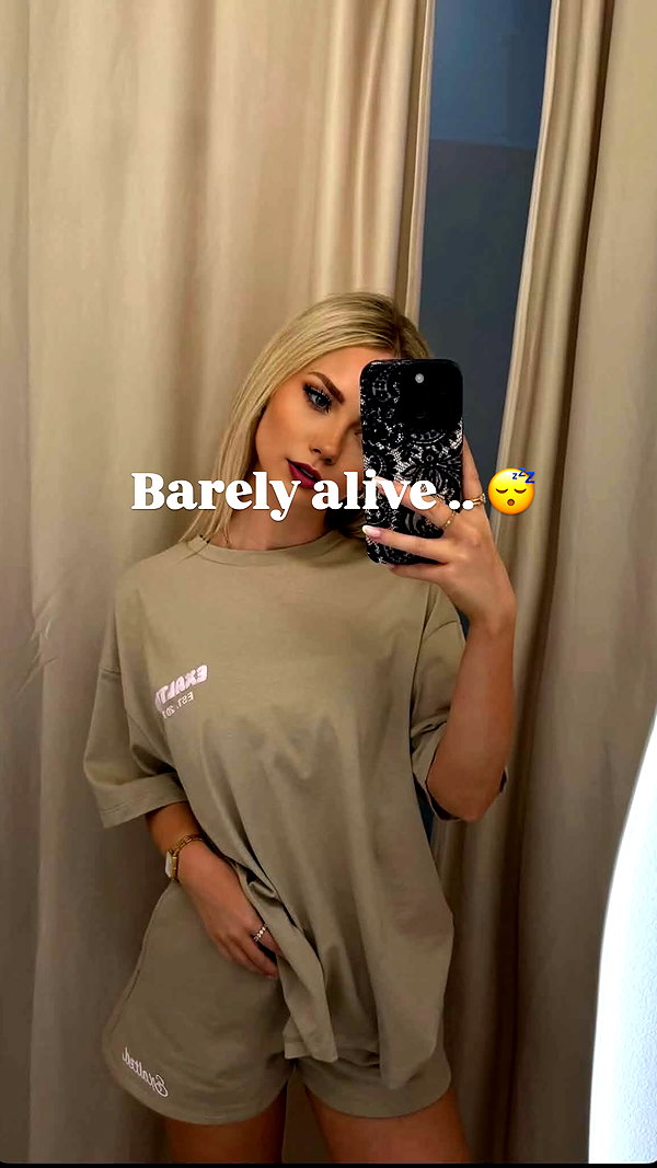 ivy.pavlova instagram image archive image