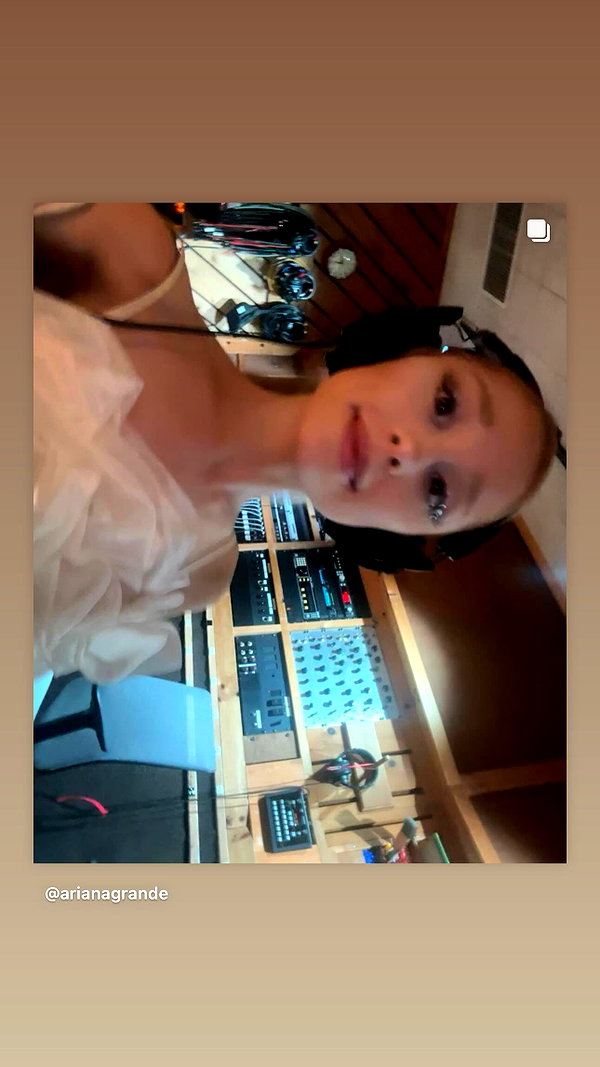 arianagrande instagram image archive image