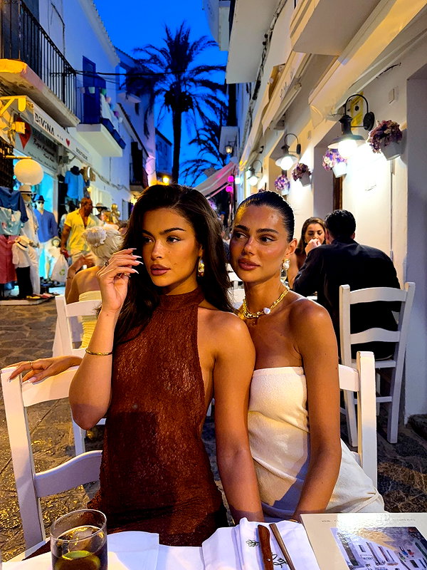 oliviaphillipps instagram image archive image