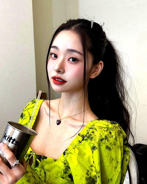 dear.zia instagram image archive image