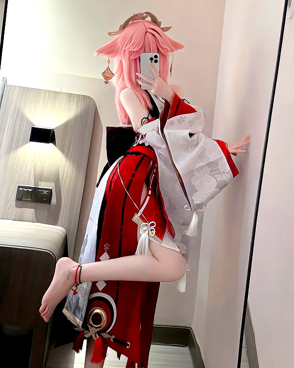 gallery_cosplayer instagram image archive image