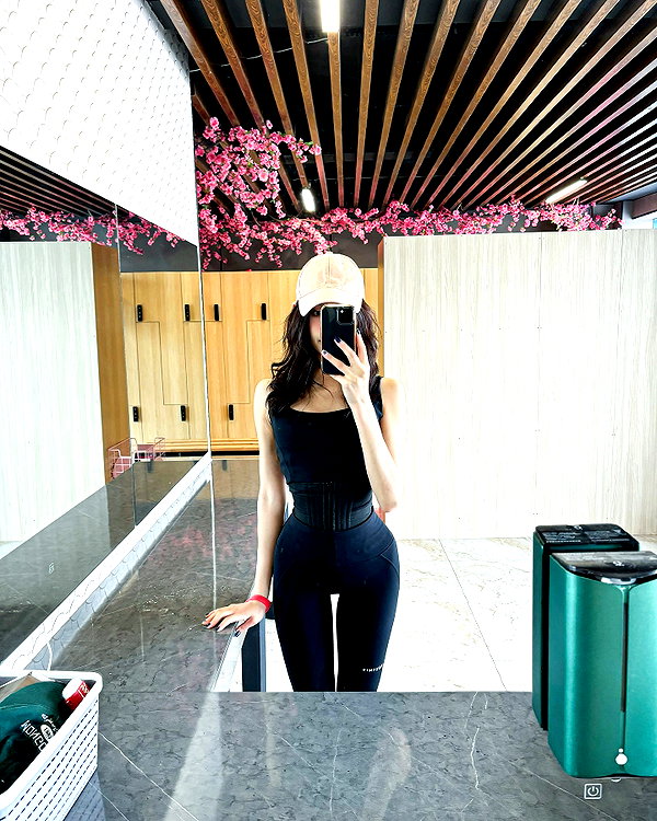 indra0102_ instagram image archive image