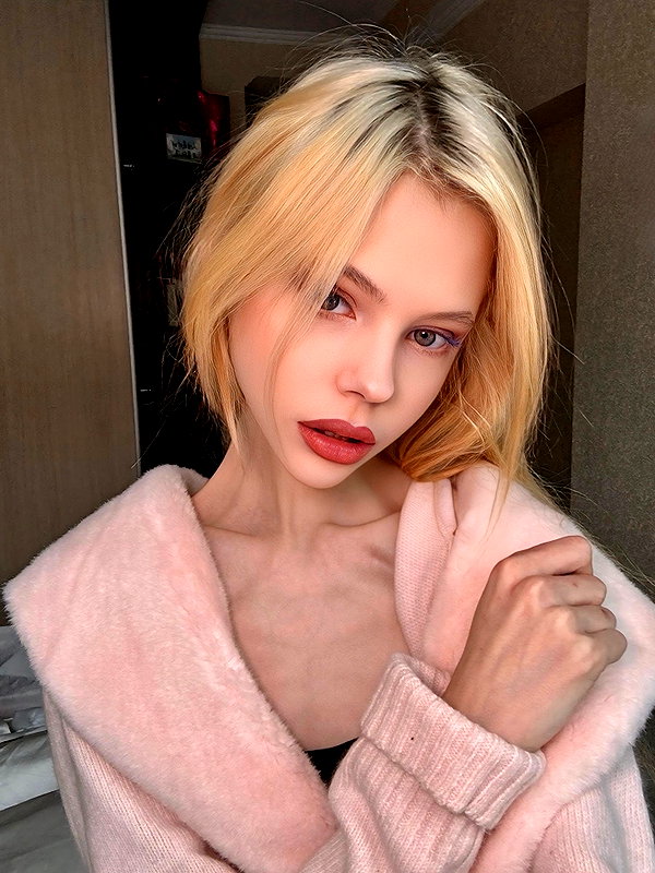 alisen.mari instagram image archive image