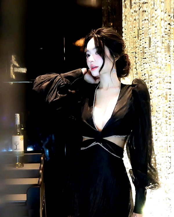 lyhythuedoxinh instagram image archive image