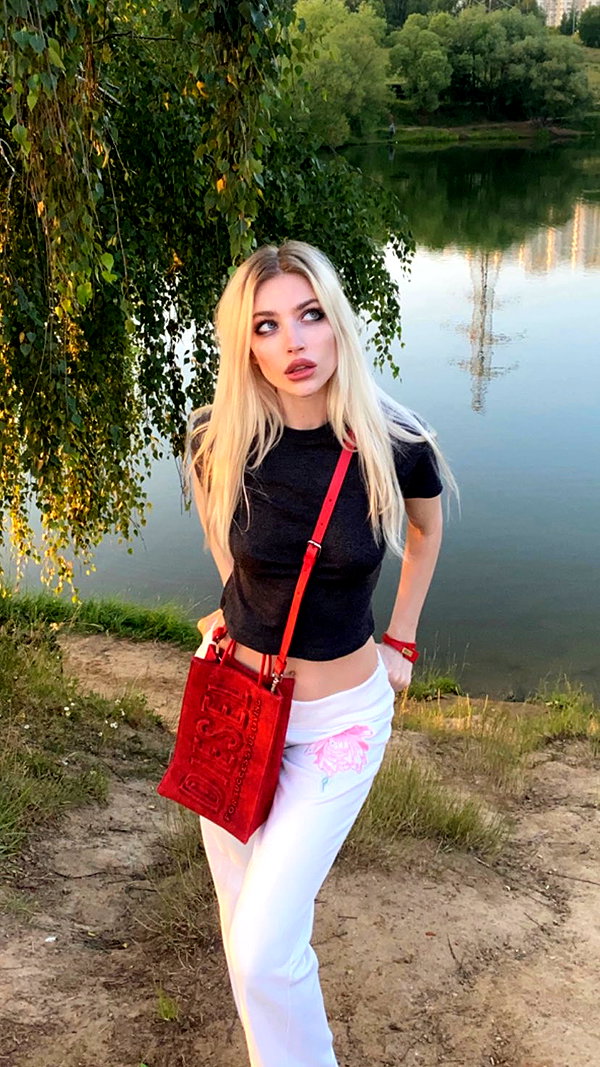 alien.hanna instagram image archive image