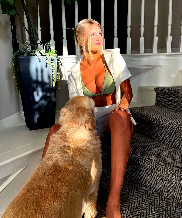 allie_dunn instagram image archive image