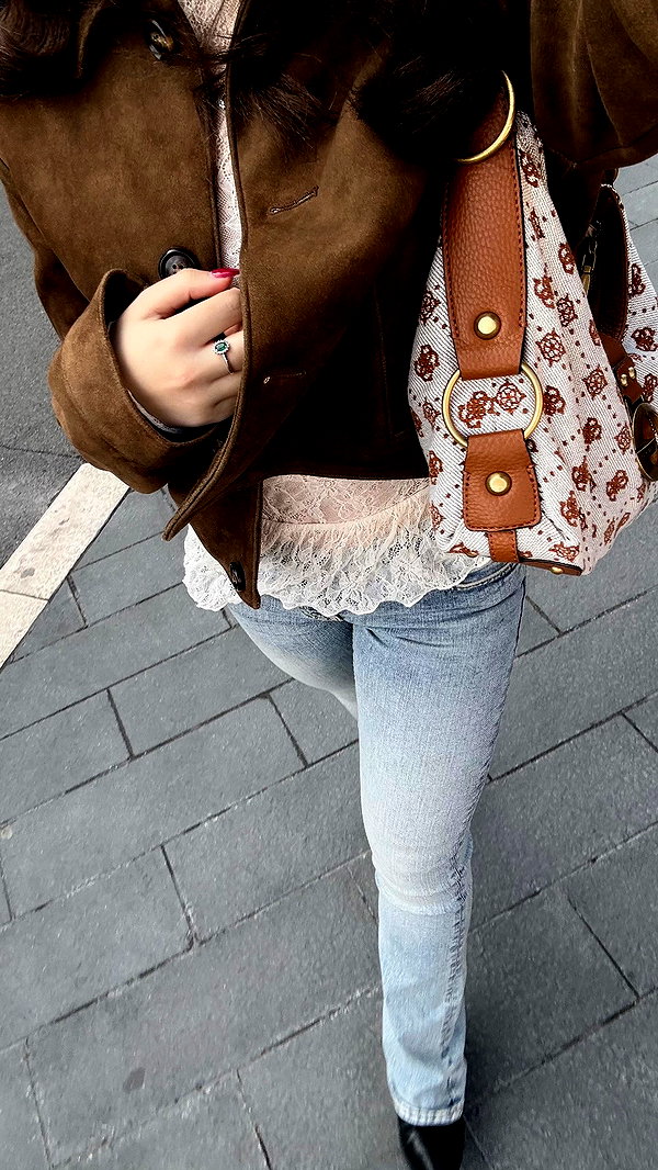 annabottoo instagram image archive image