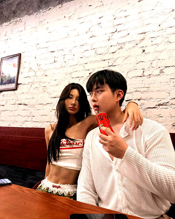 ll.lu1s instagram image archive image
