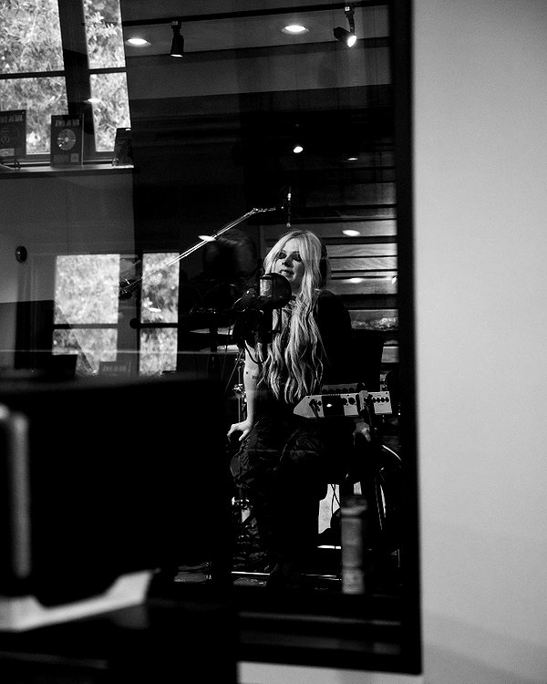 avrillavigne instagram image archive image