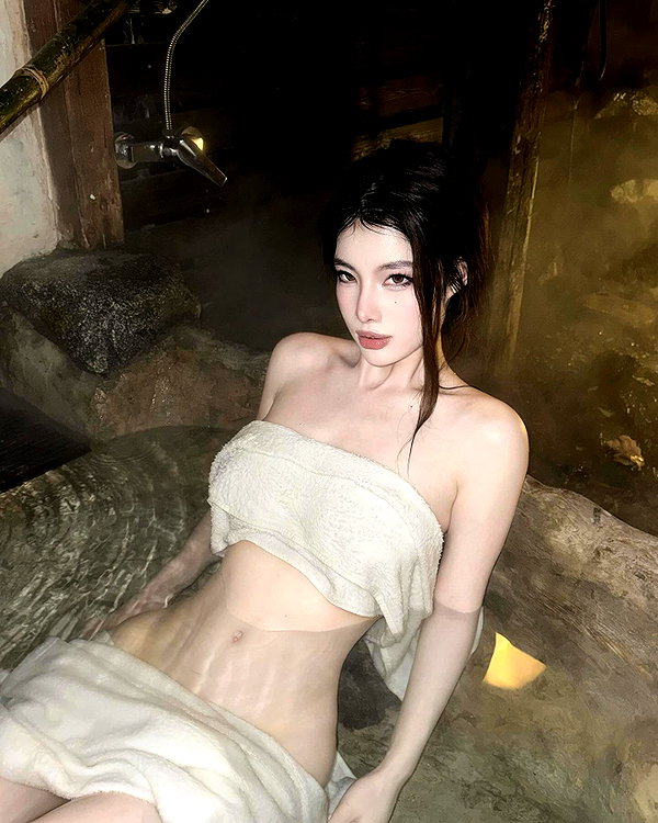 miisu000 instagram image archive image