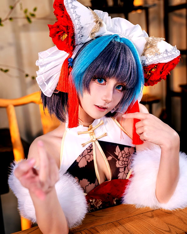 miee_cos instagram image archive image