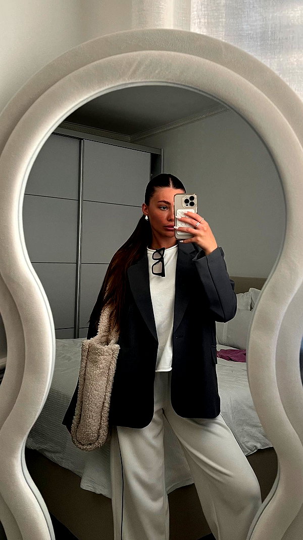 daniella_zeldis instagram image archive image