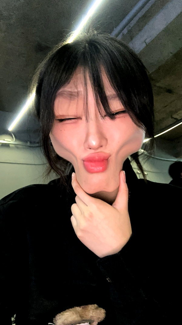 esnioughxx._y2 instagram image archive image