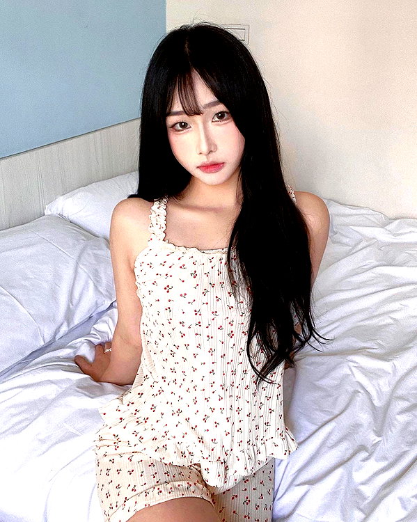 lai_931201 instagram image archive image