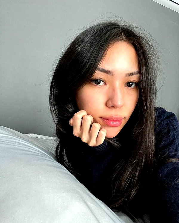 baddiesessence instagram image archive image