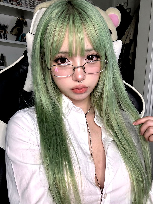 waifufaee instagram image archive image
