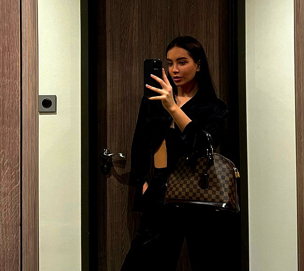 veroni22ka instagram image archive image