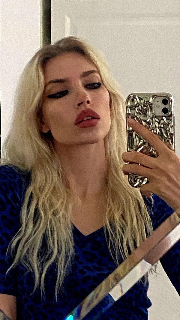 alien.hanna instagram image archive image
