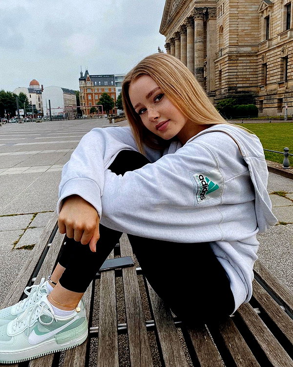 lilih instagram image archive image