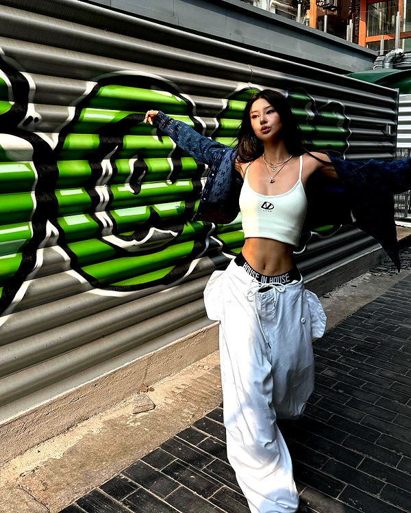ll.lu1s instagram image archive image