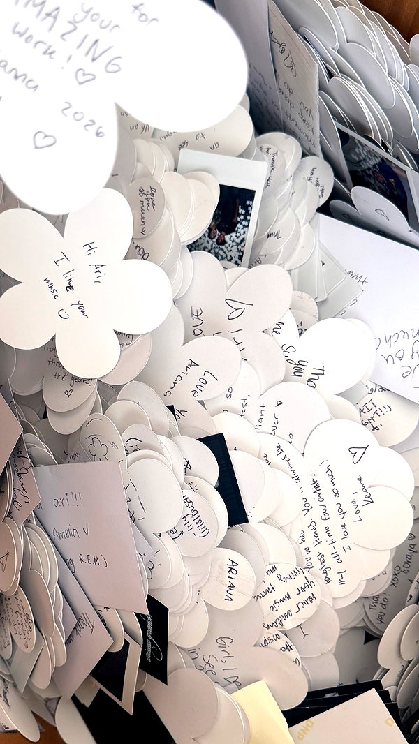 arianagrande instagram image archive image