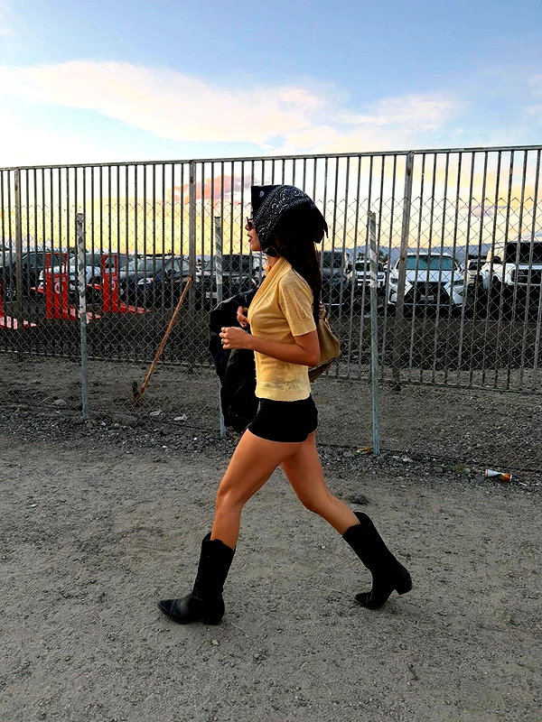ainaratorneg instagram image archive image