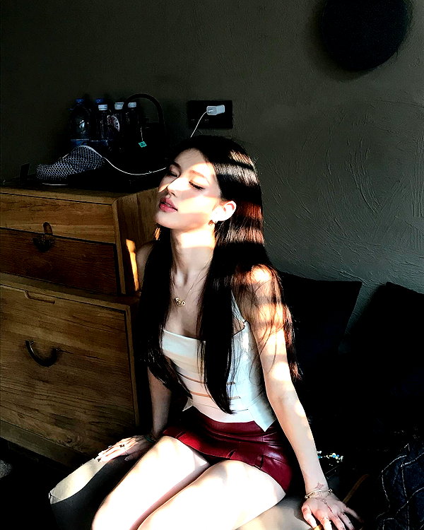 claire_is_miiii instagram image archive image