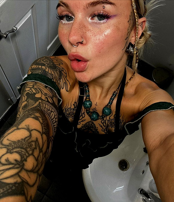 charley.chambers instagram image archive image